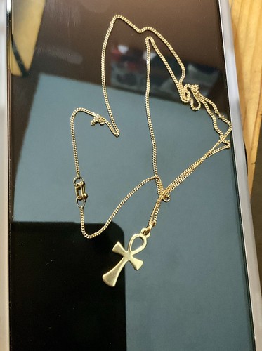 Nice dainty 18k - nice, gold