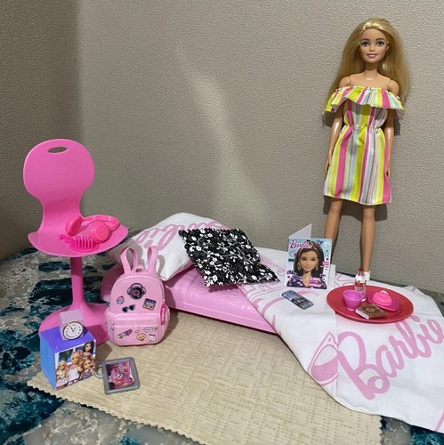 Barbie bedroom - barbie, 🩷🩶