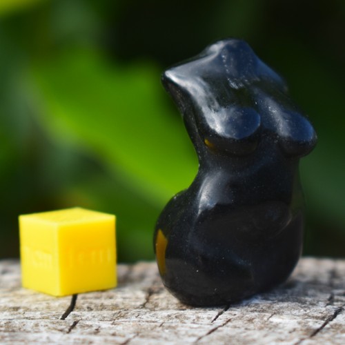 Black obsidian female body - black,