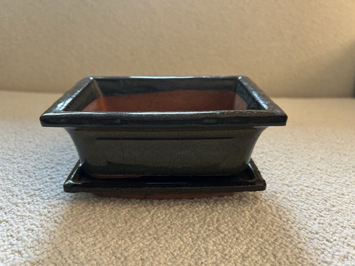 Green glazed ceramic - green,