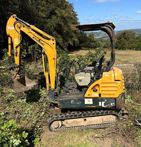 2016 hyundai r16 tracked - 2016, r16-9