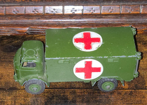 Dinky 626 military ambulance - 626,