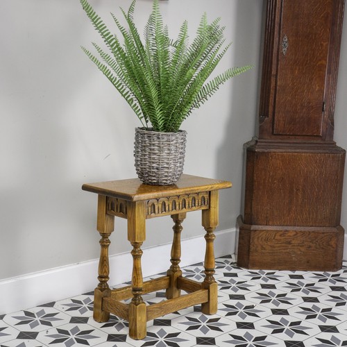 Oak joint stool side - joint,
