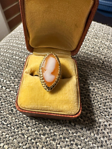 Oval shell cameo ring - oval,