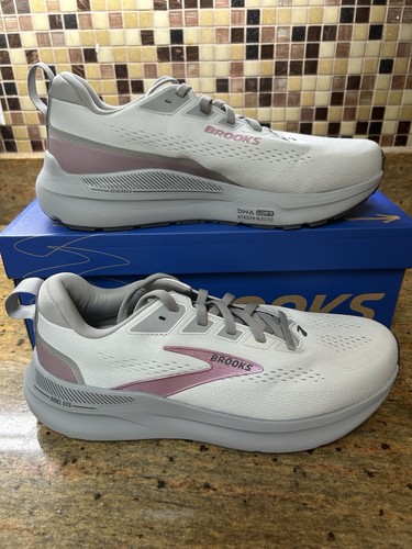 Brooks women size 5 - brooks, women’s