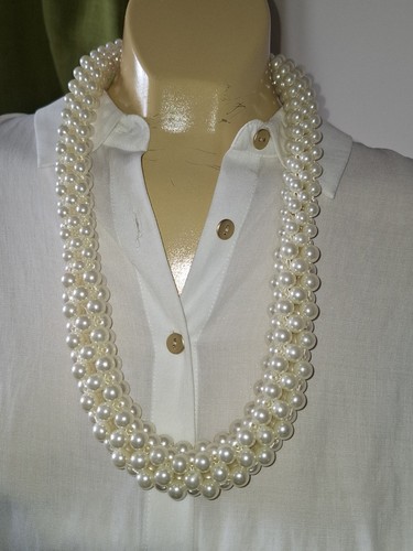 Chunky faux pearl - faux, bling