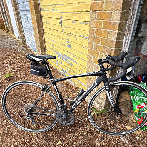 Raleigh revenio road bike - road,