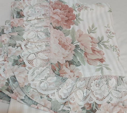 Vintage cottage core - cottage, single