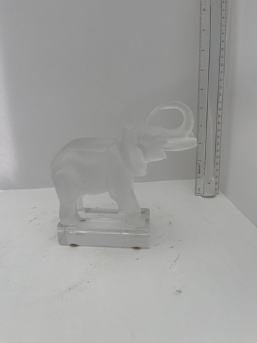 Lalique signed elephant - signed,