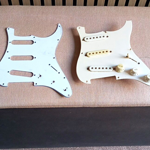 White strat style - strat-style, loaded