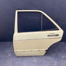 Mercedes-Benz W201 190E Sedan