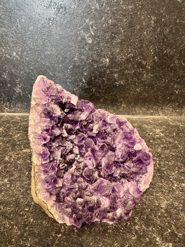 Amythest crystal 684kg - crystal, 0.684kg