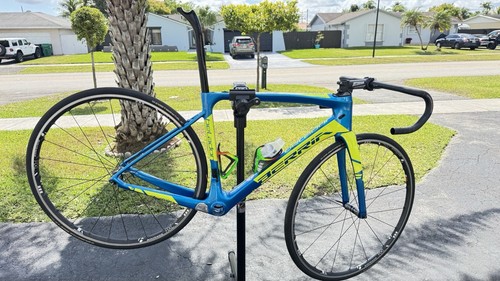 Road bike frame carbon fiber
