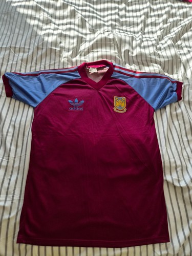 Authentic vintage 1981 adidas - authentic,