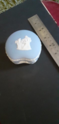 Wedgewood trinket box - trinket,
