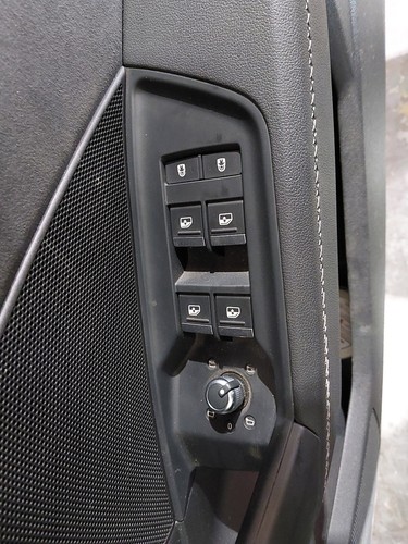 Window switch front - front, right