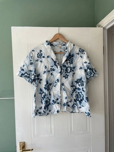 Blue white short - &,