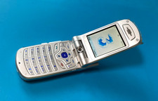 LG U8120 Mobile Flip Phone