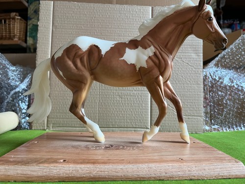 Breyer limited edition latigo - breyer,