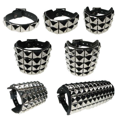 Studded wristband pyramid - studded,