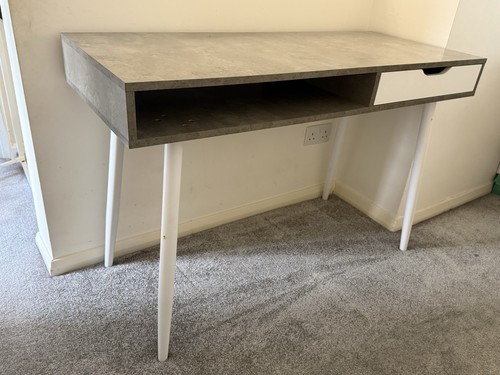 Habitat concrete style office - concrete,