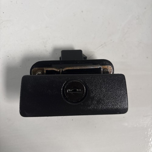 Bmw e30 glovebox handle latch - glovebox,