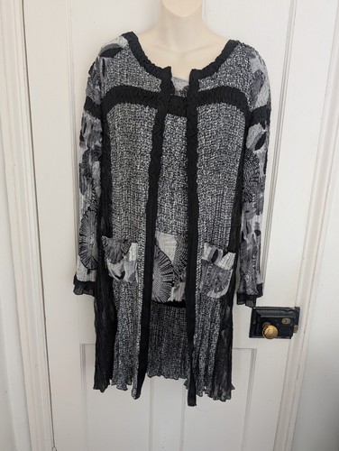 Chesca black white abstract - black,