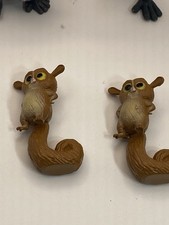 2- Mort ,Penguins of