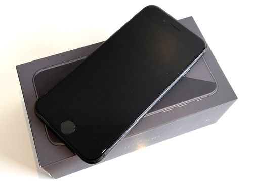 Apple iphone black unlocked - iphone,