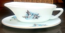 Vintage Pyrex Gravy Boat Set
