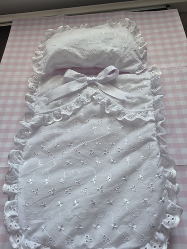 Hand made embroidery - , anglaise