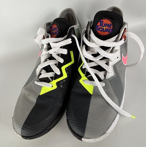 Nike tune squad - tune,