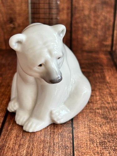 Vintage lladro seated polar - seated,