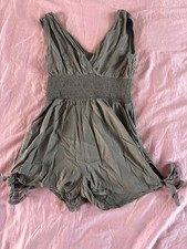 Women’s size 8 H&M khaki