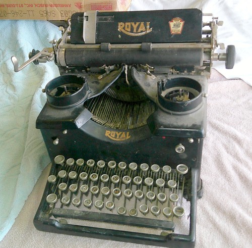 1920 royal model - 10, ribbon