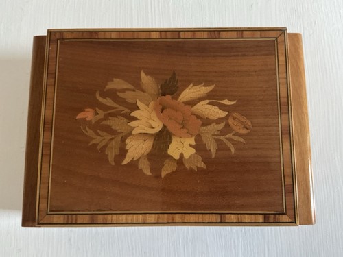 Wooden musical jewellery box - jewellery,