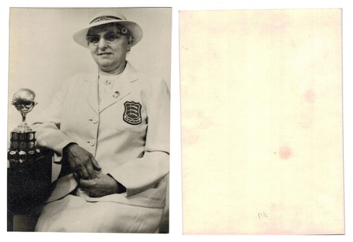 Photograph cricketer in - photograph,