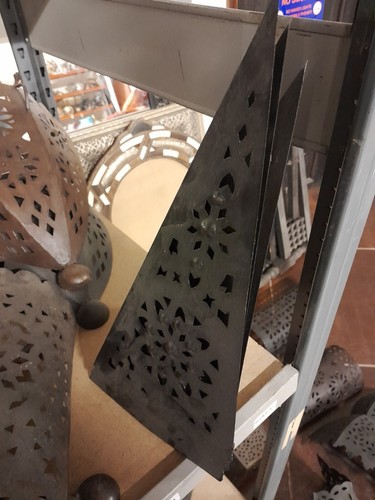 Pointy moroccan black wall - pointy,