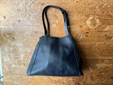 RADLEY BLACK LEATHER TAN CROSSBODY HANDBAG SHOULDER STRAP ZIP BAG HOBO