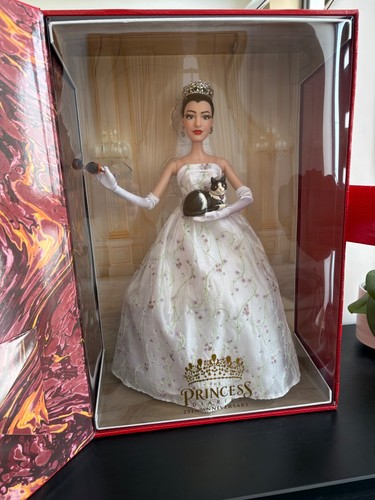 Disney limited edition d23 mia - disney,