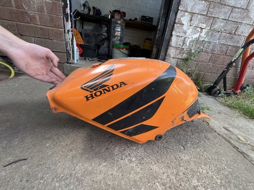 2006 orange honda cbr125r - orange,