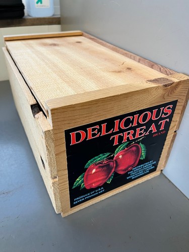 Vintage wooden fruit crate - vintage, 7"