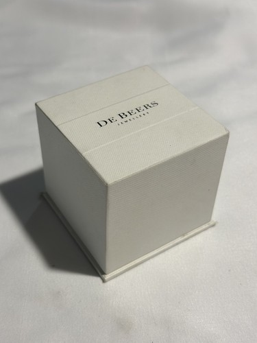 Debeers ring box - ring,