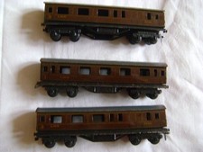 Trix  Twin  vintage  carriages