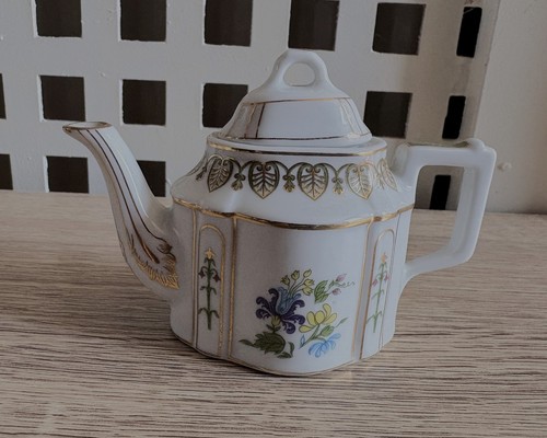 Porcelain arts miniature - porcelain,