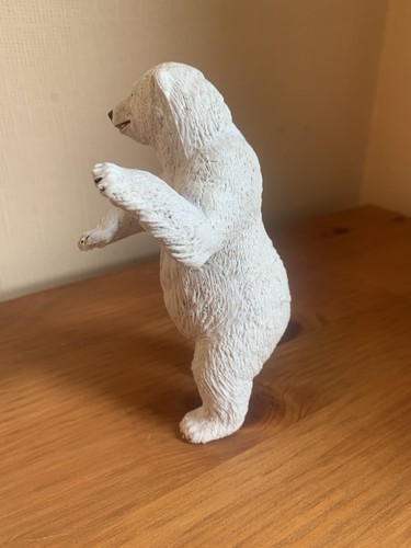 Elc aaa standing polar bear - standing,