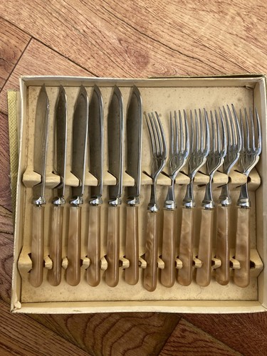 Vintage boxed fish knives - vintage,