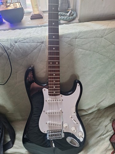 Squier fender stratocaster - squier,