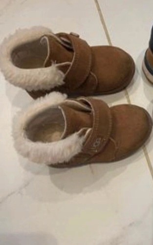 Uggs boots boys size uk6 - uggs,