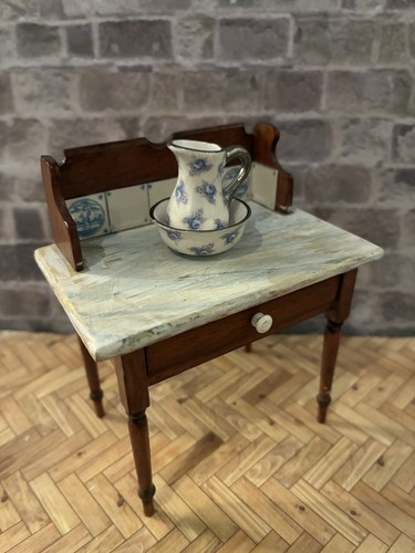 Dolls house scale - house,